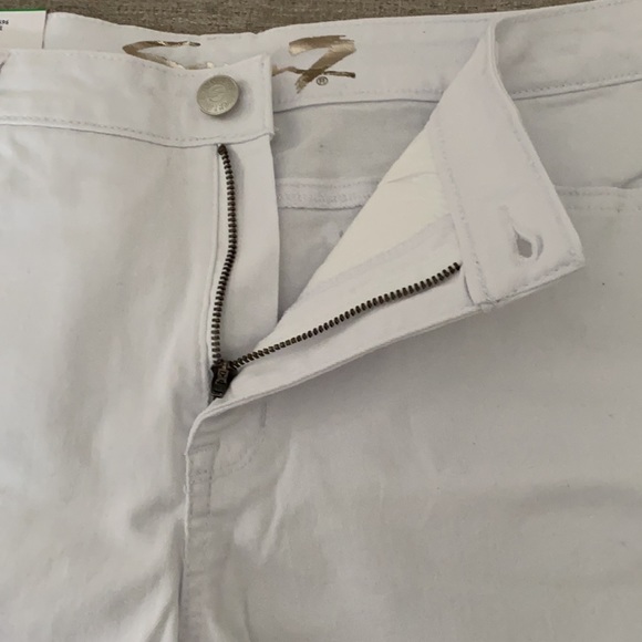 Seven7 - white jean , 5”Inseam “Weekend Shorts” Size 18 NWT. - Picture 3 of 10